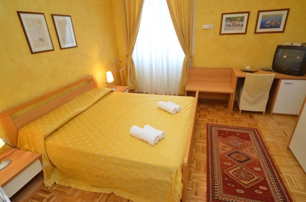 Apartments Villa Rossella 1 Rovinj Extérieur photo